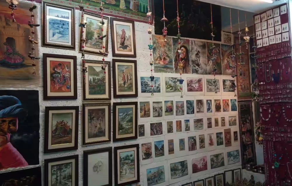 Poonam Art Gallery